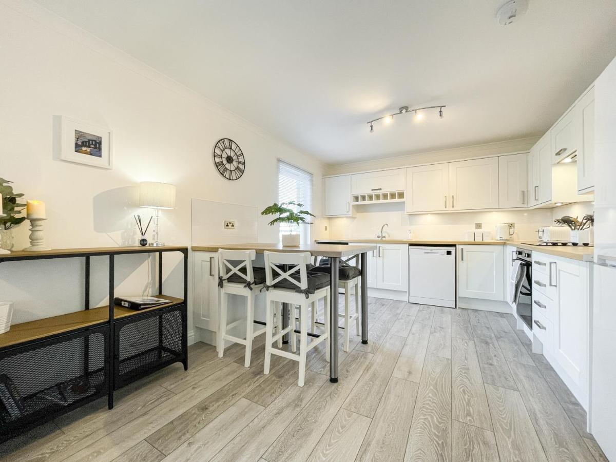 Pier View Apartment Oban Bagian luar foto